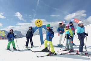 Spaß im Schnee – Skifahren lernen für Kinder und Jugendliche